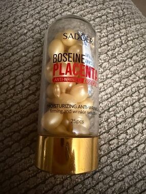 Gold Placenta Anti-Wrinkle Moisturizing Capsules - 25pcs, New with out tags